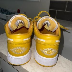 Jordan 1 Low Pollen